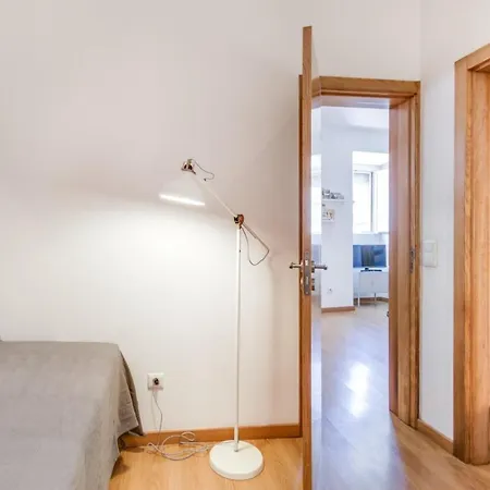 Guestready - Cream And Wood In Alcantara Apartment